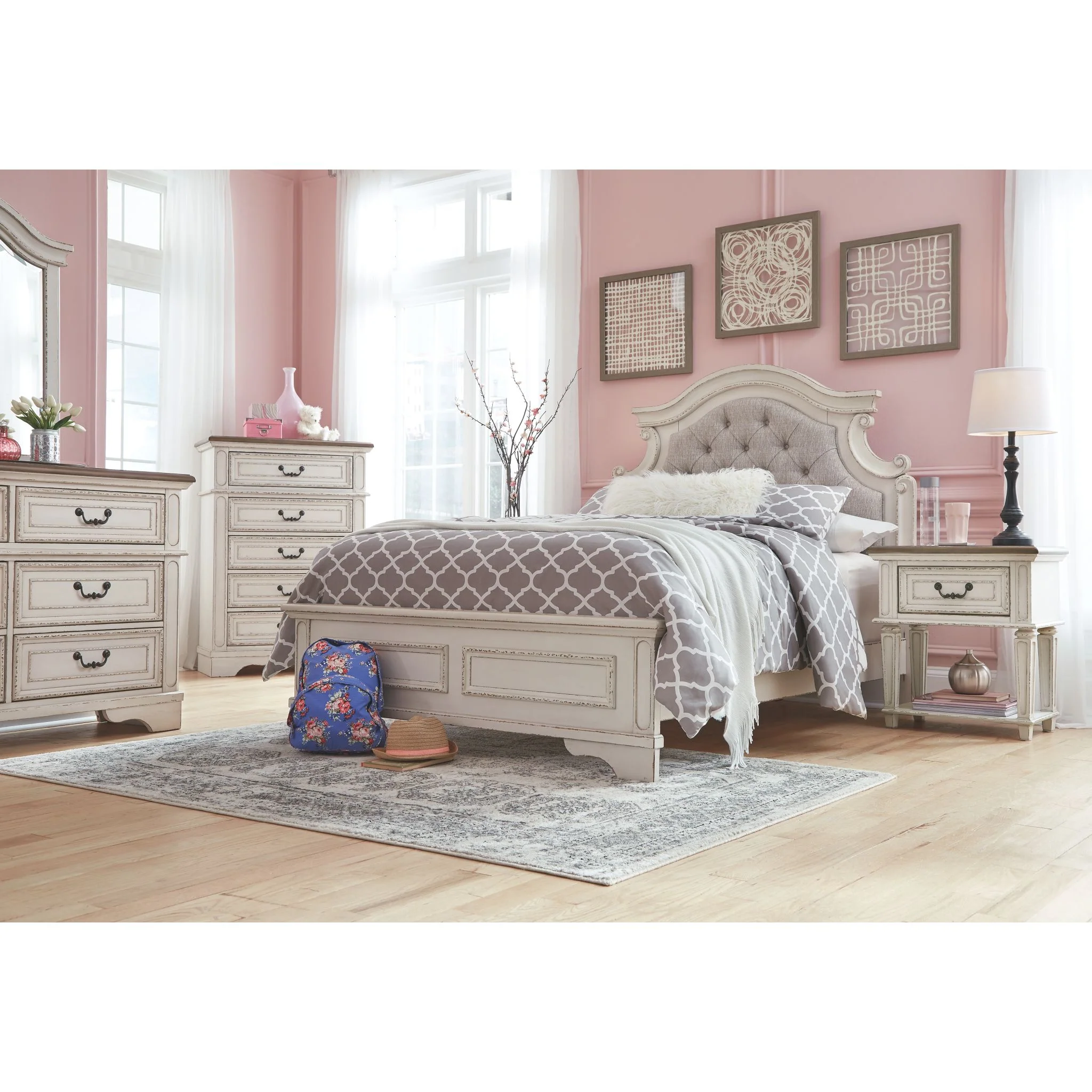 Realyn 3 Piece Panel Bed - Image 57