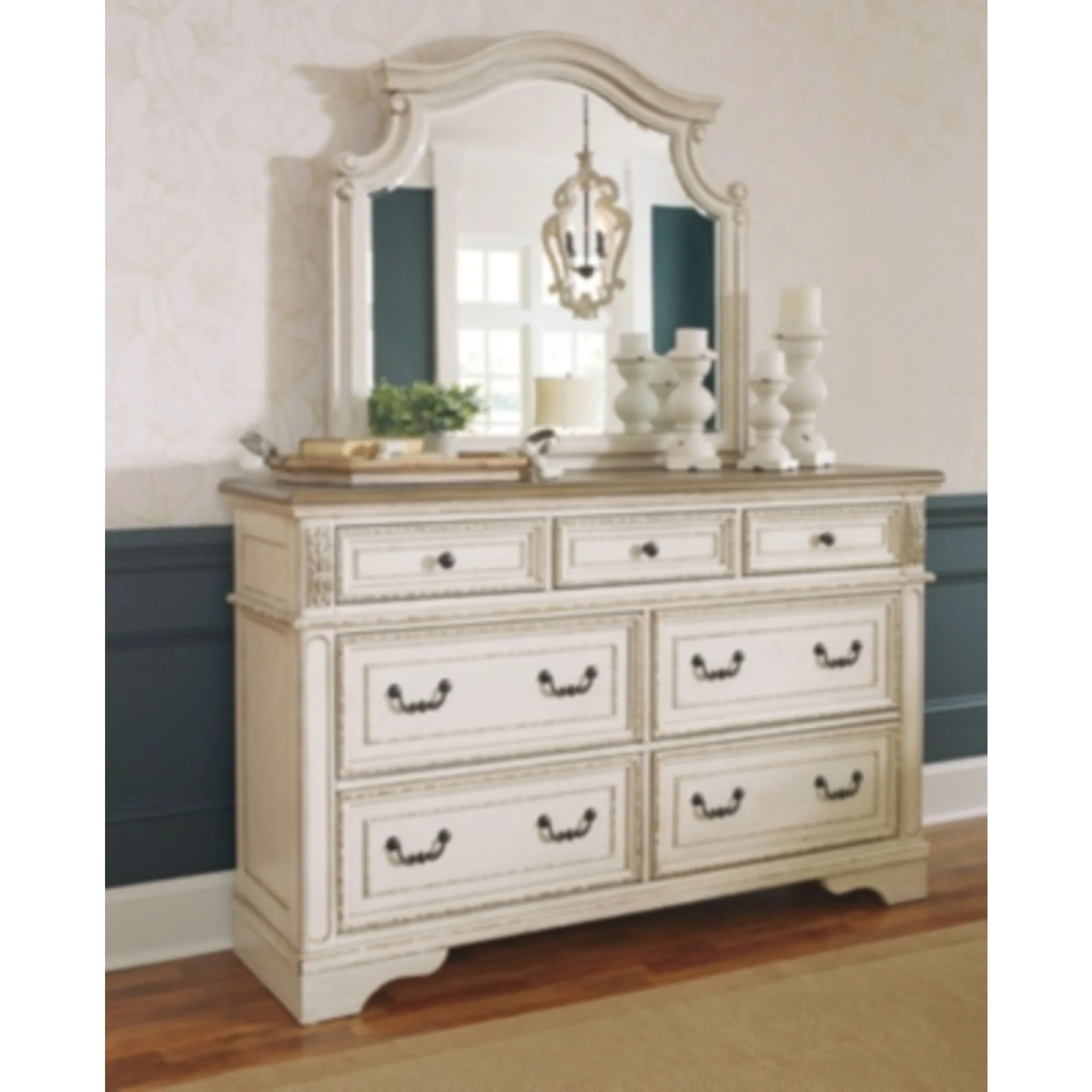 Realyn 5 Piece Panel Bedroom - Image 52
