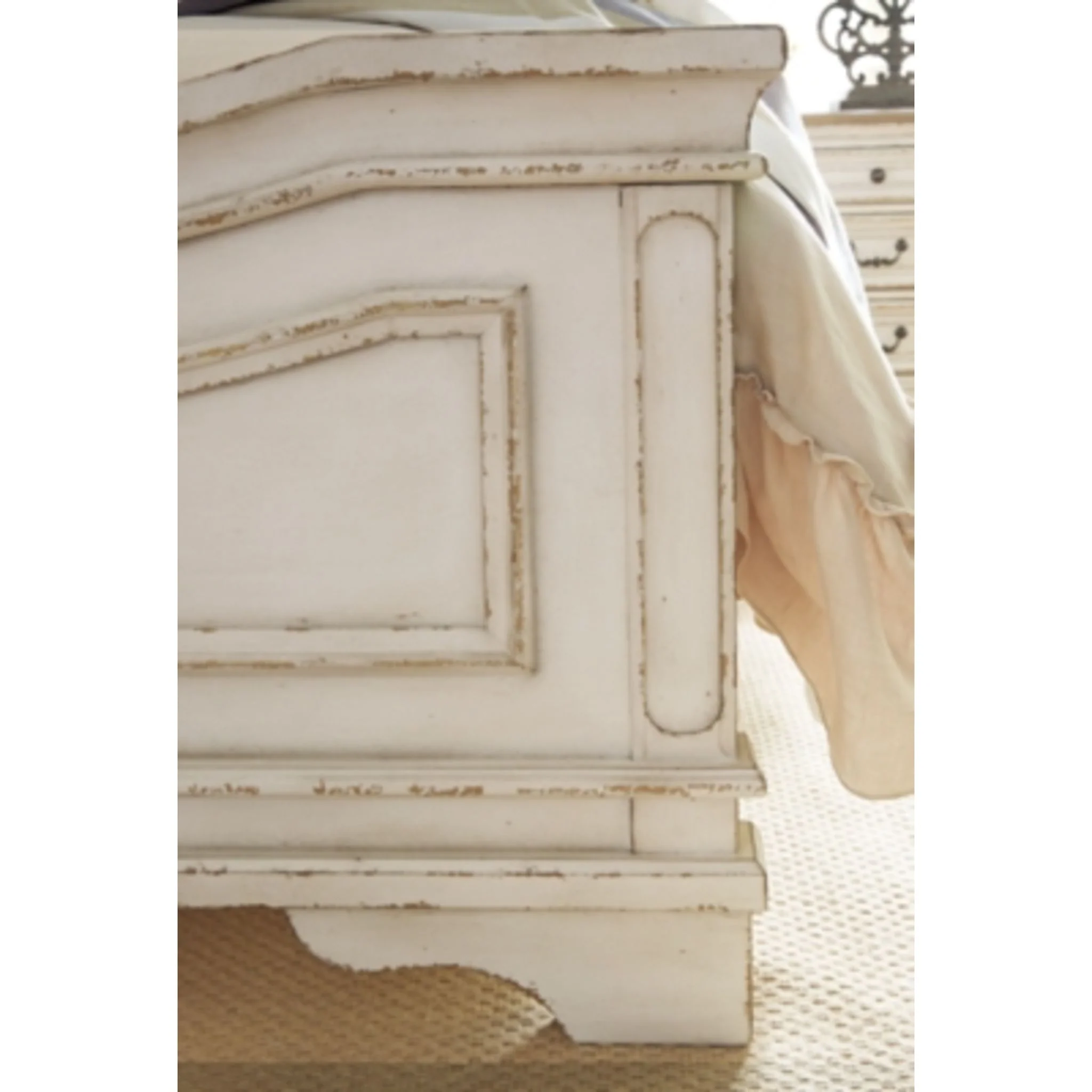 Realyn 5 Piece Panel Bedroom - Image 57