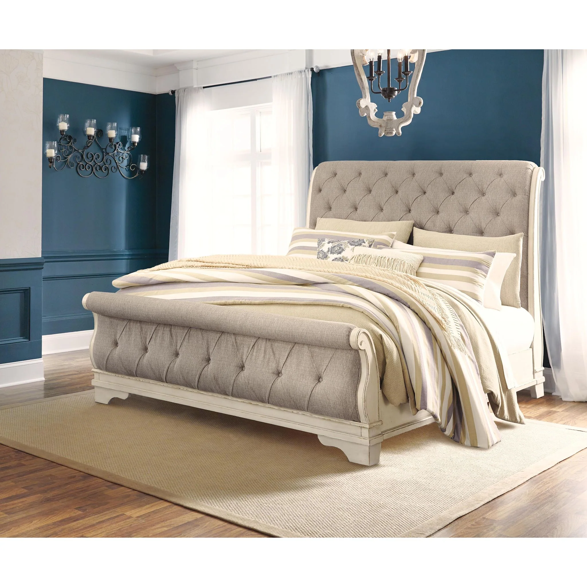 Realyn 5 Piece Sleigh Bedroom - Image 18