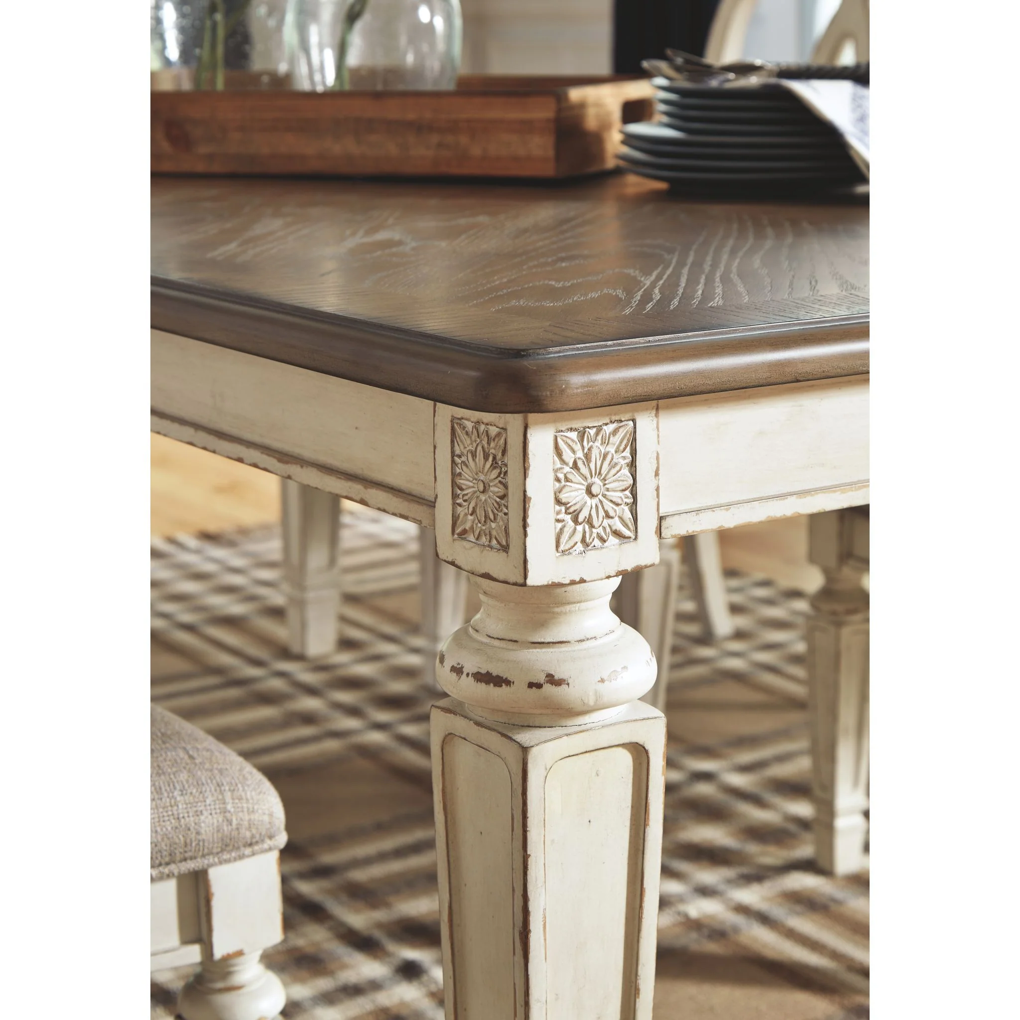 Realyn Dining Set - Image 3