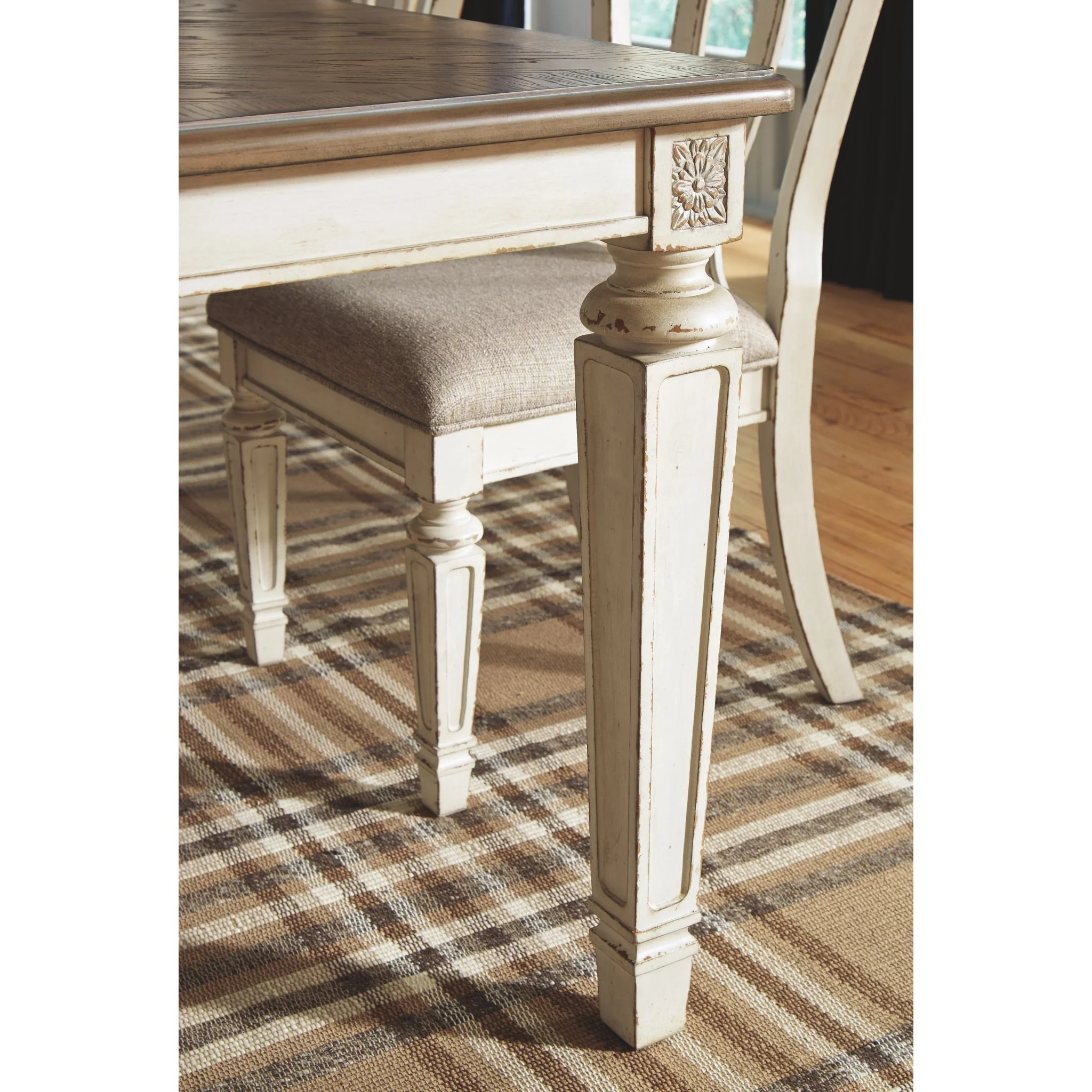 Realyn Dining Set - Image 9