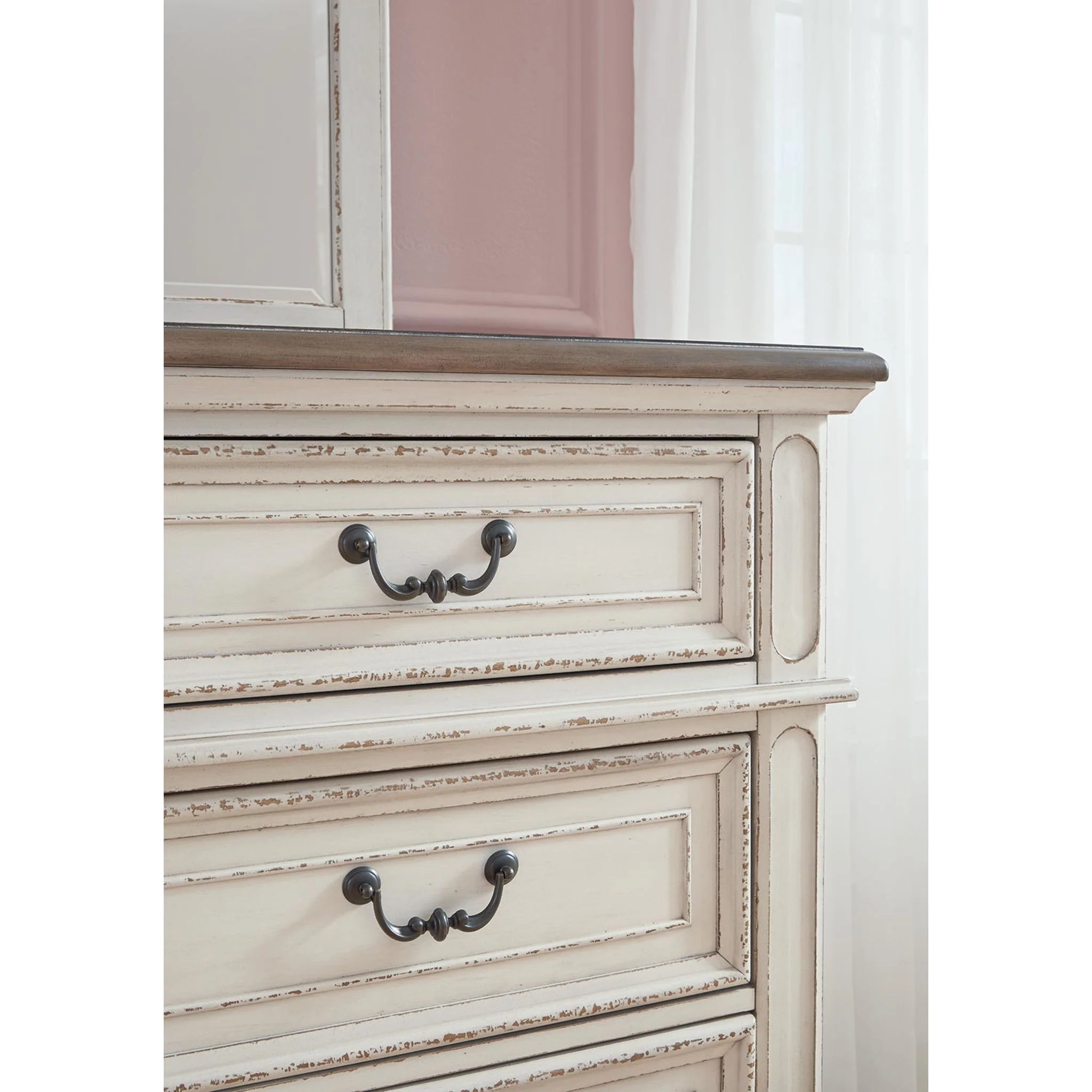 Realyn Dresser and Mirror - Image 15
