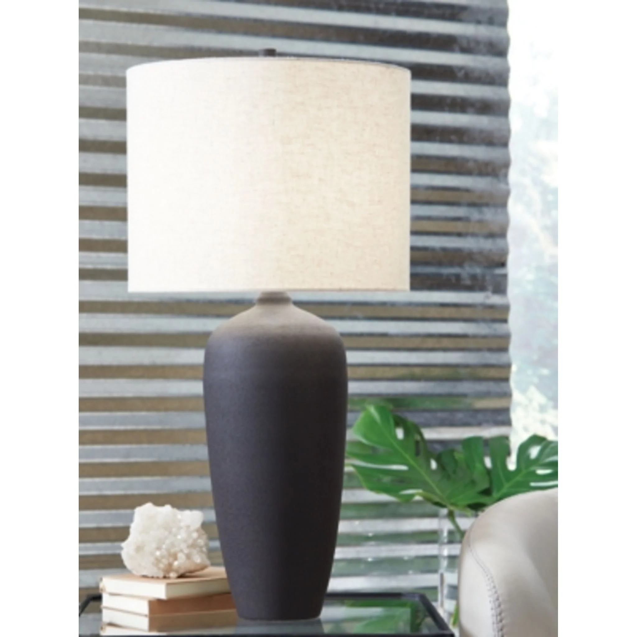 Ryenburg Table Lamp - Image 8