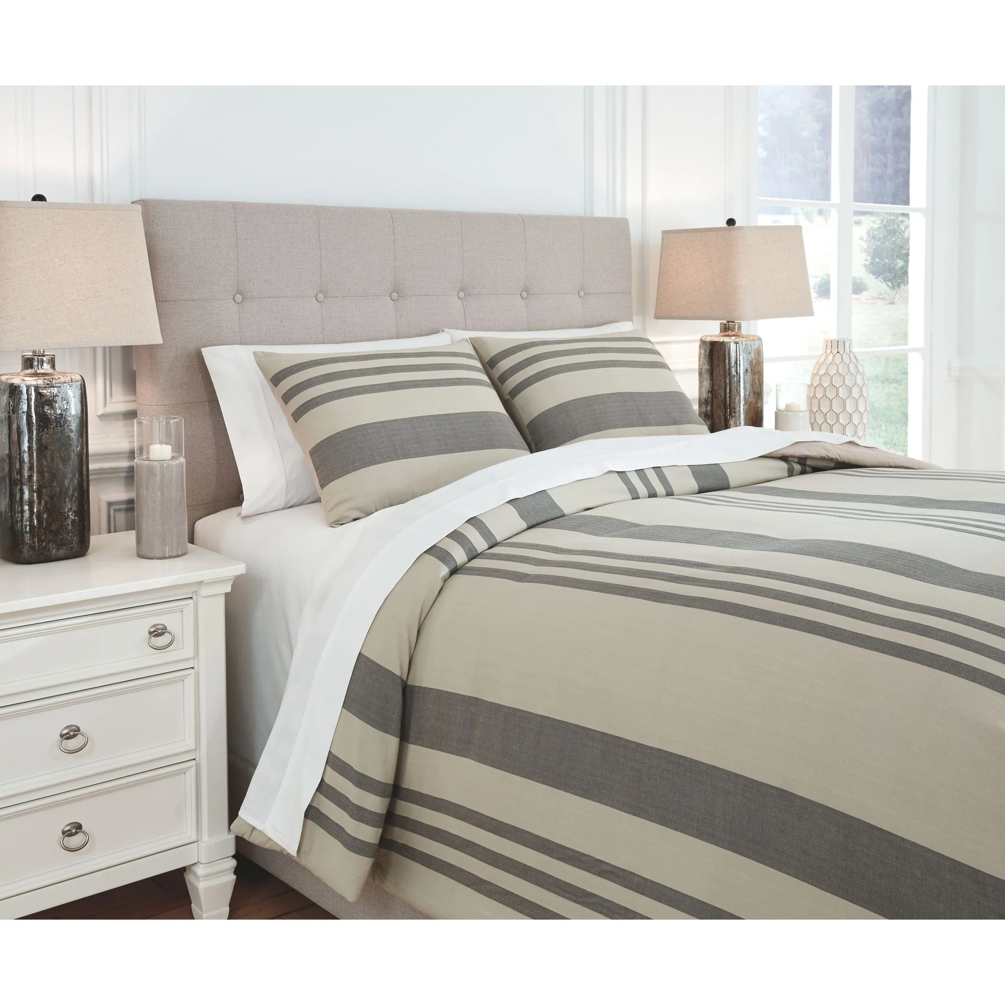 Schukei King Comforter Set