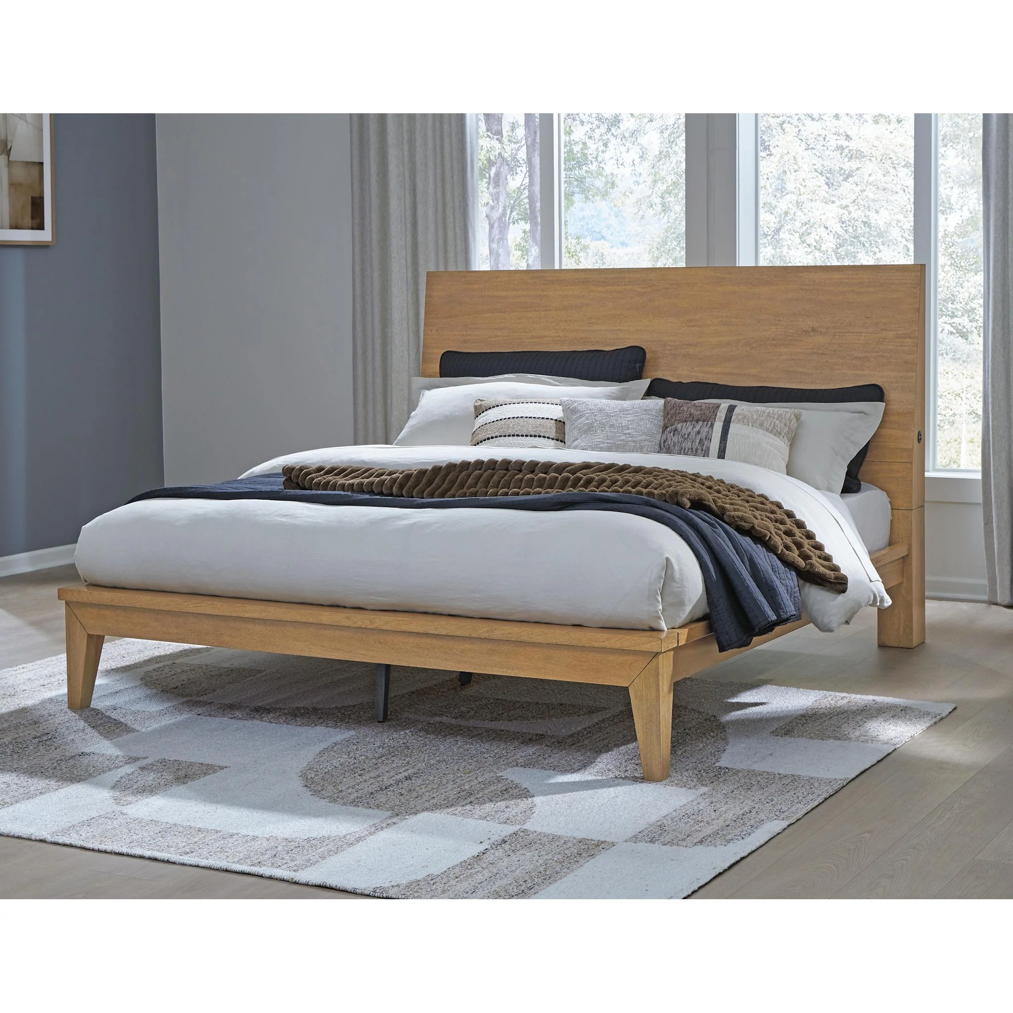 Sherbana King Panel Bed - Image 10