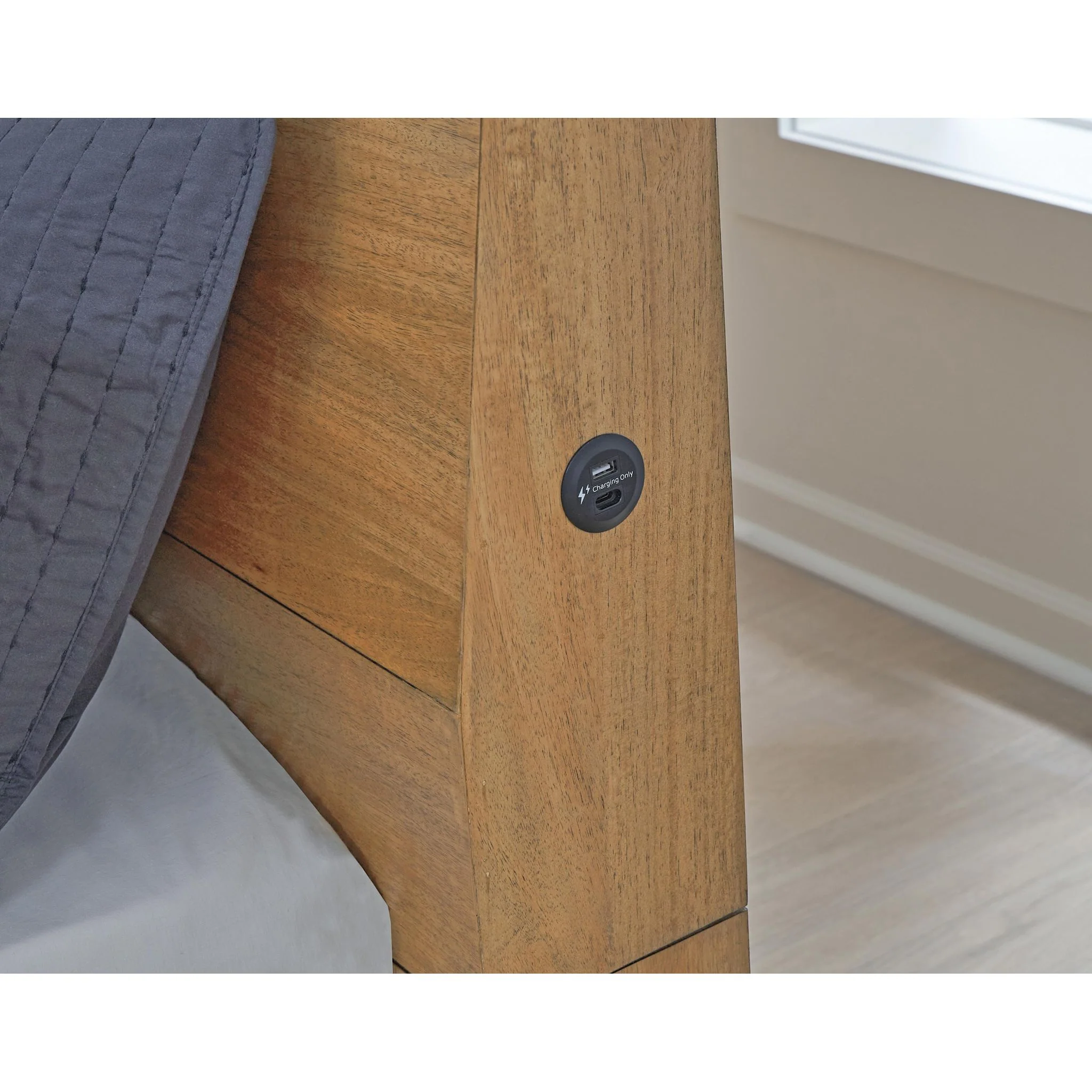 Sherbana King Panel Bed - Image 11