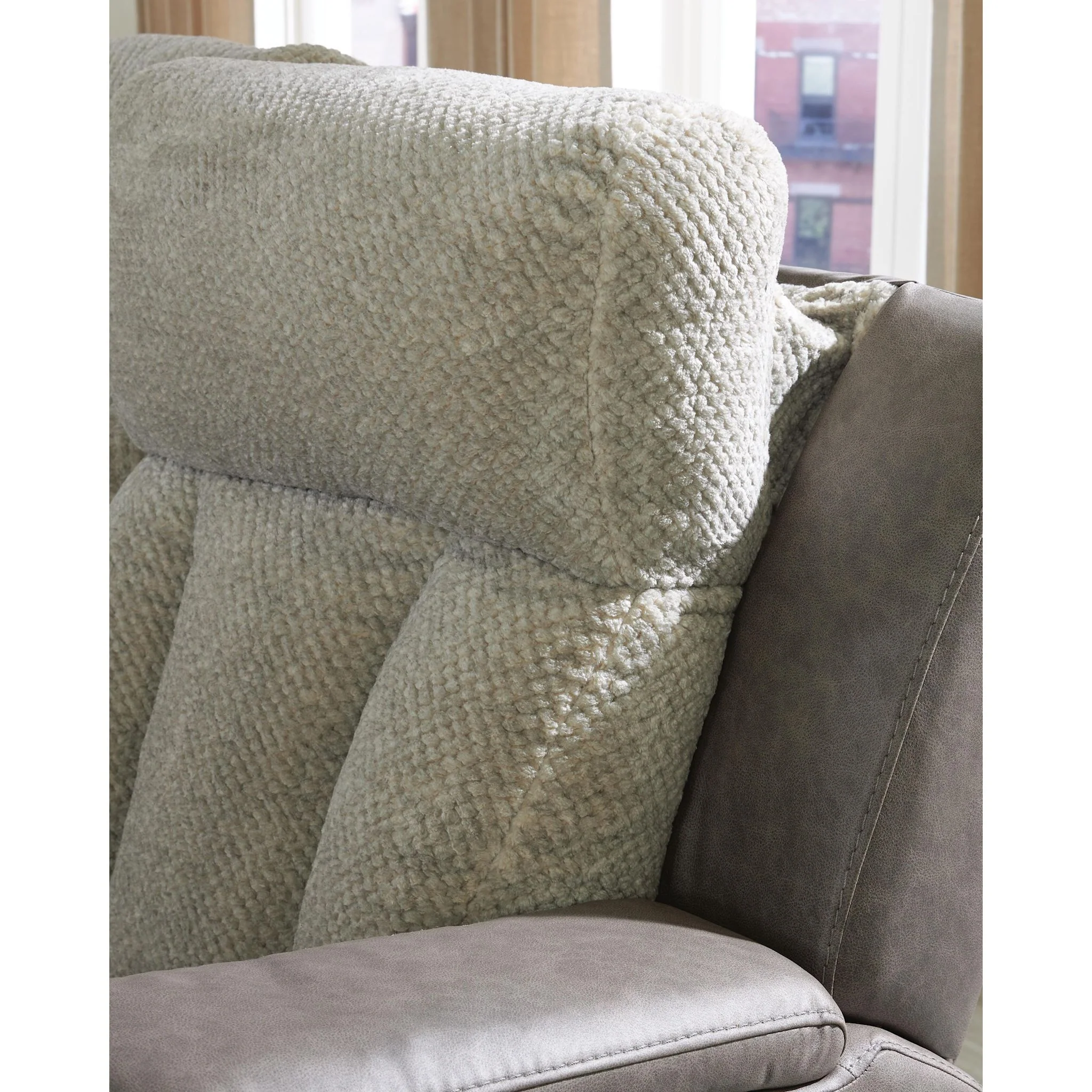 Stately Check Power Reclining Loveseat with Console - Image 17