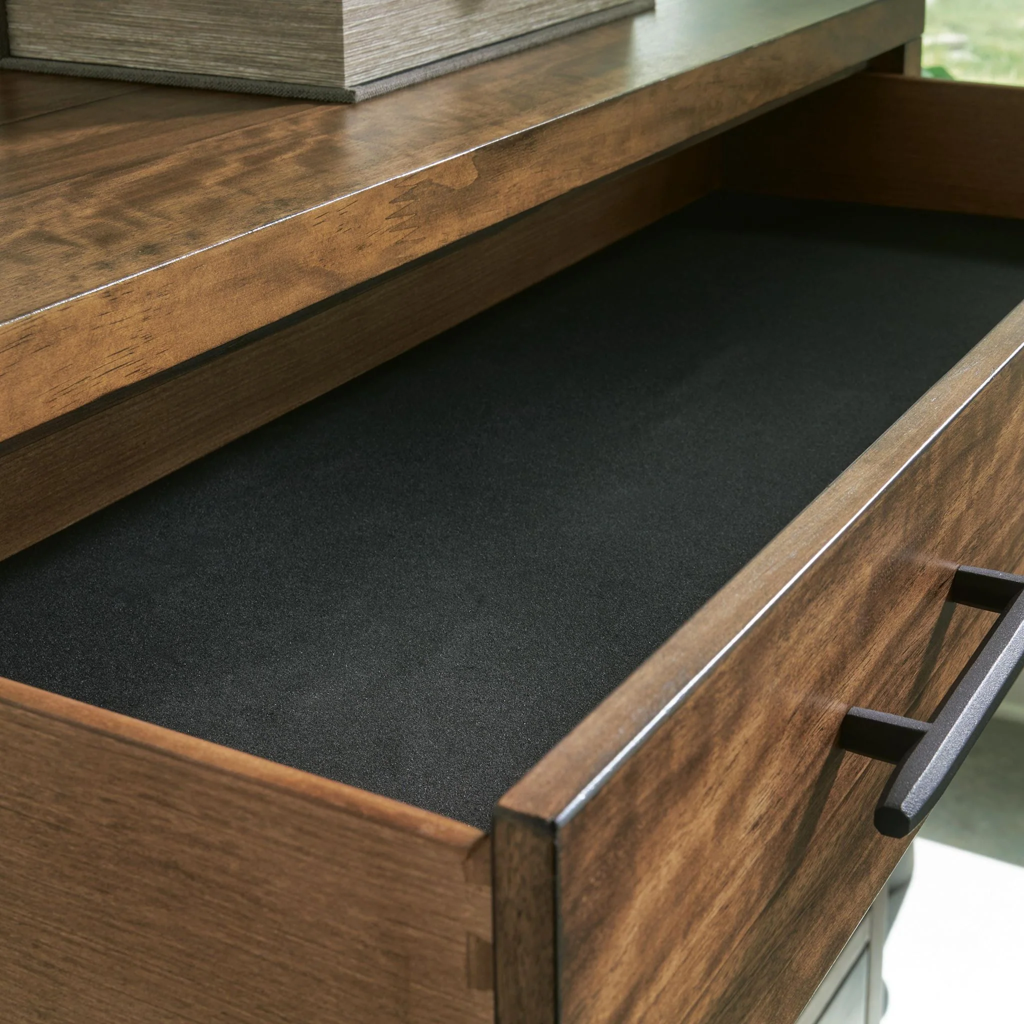 Steenlage-Exclusive Chest - Image 19
