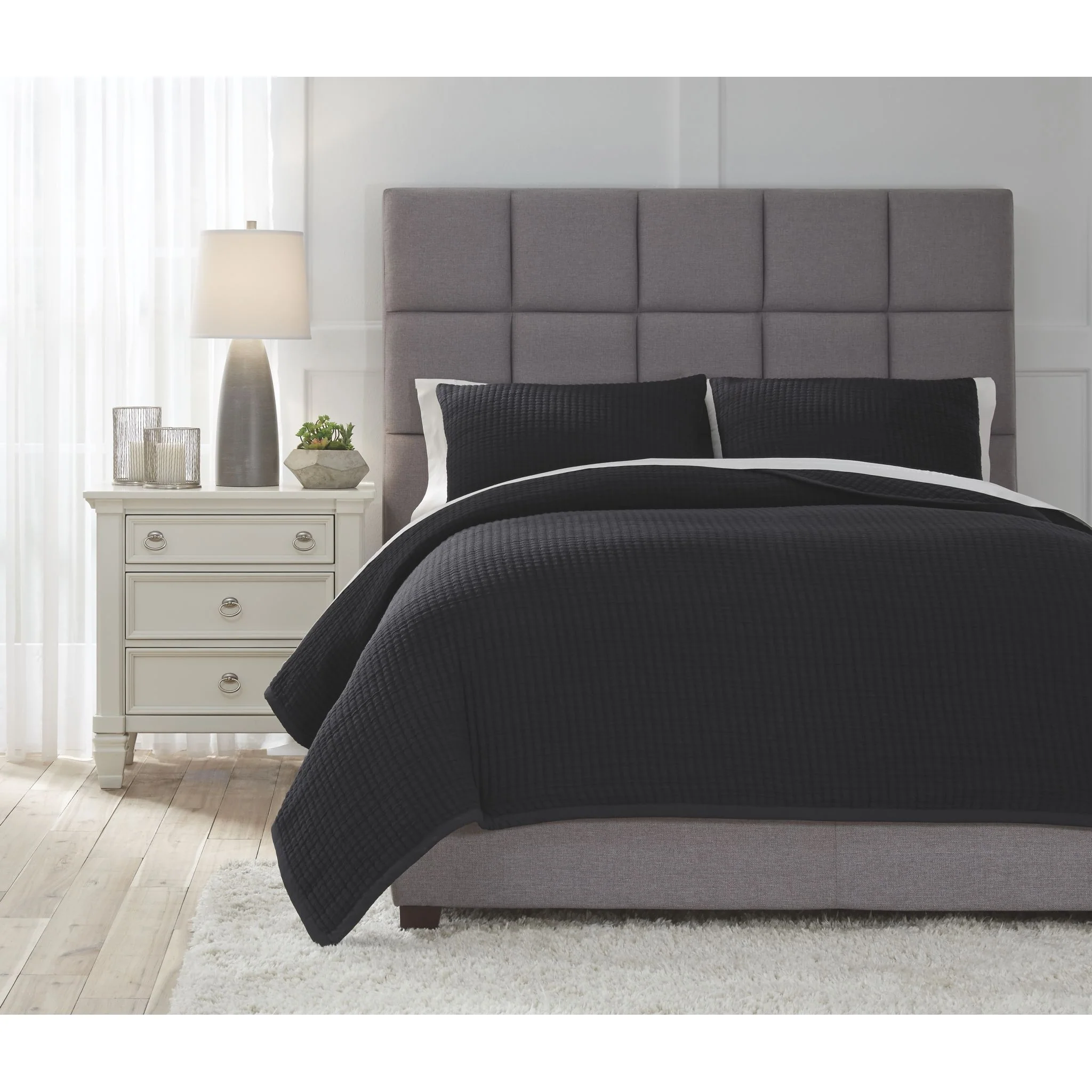Thornam King Coverlet Set - Image 3