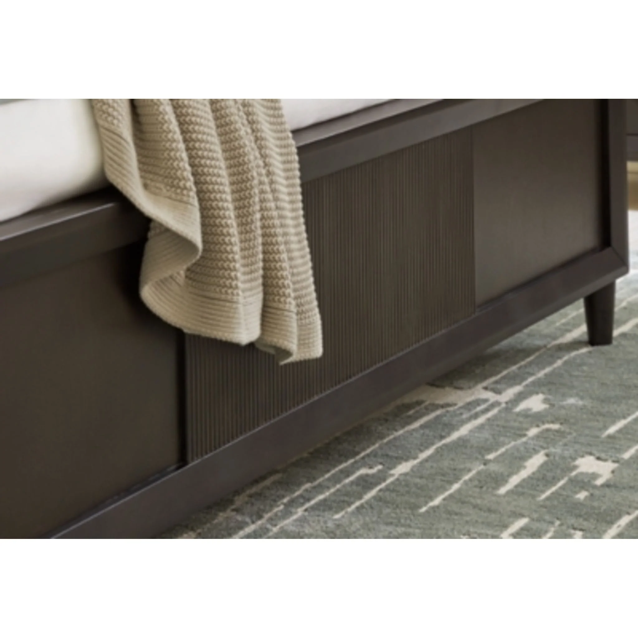 Urbantrack-Exclusive Panel Bed - Image 22