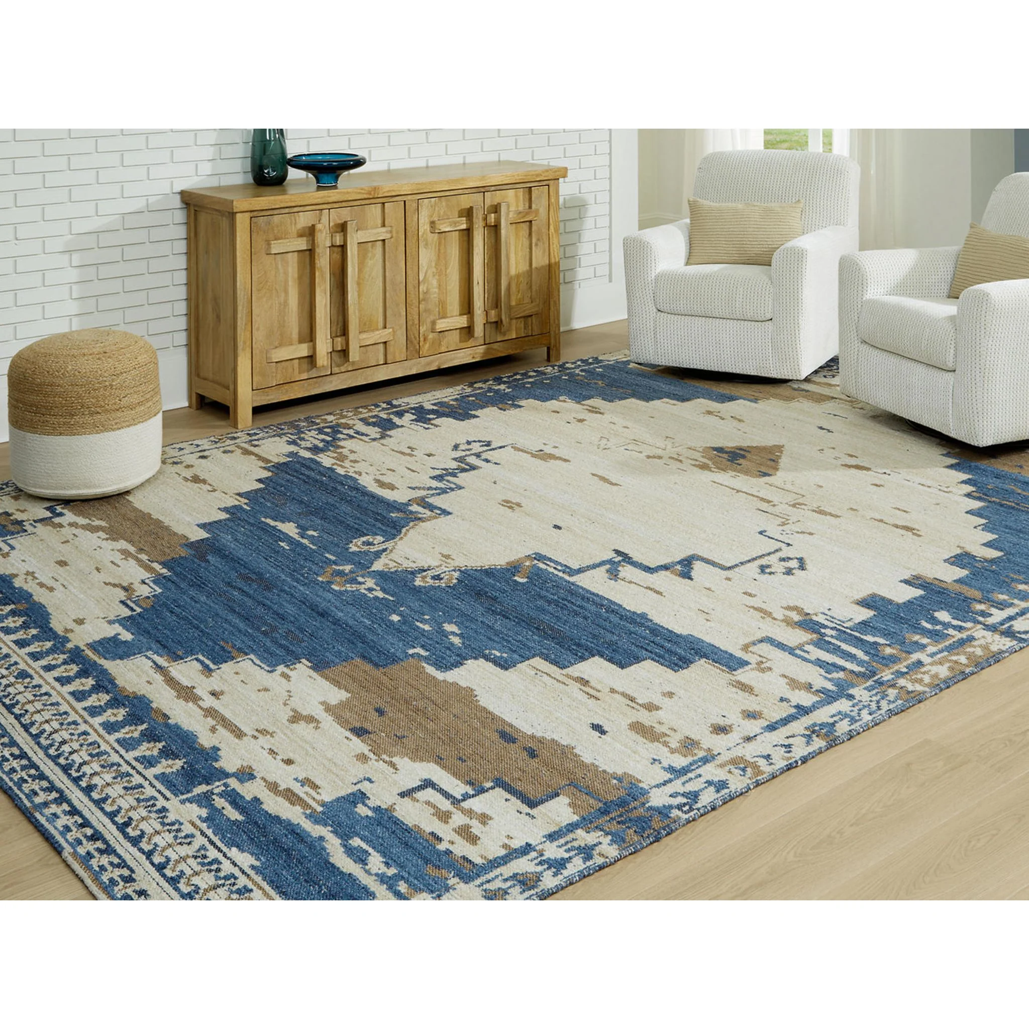 Varnler Area Rug - Image 8