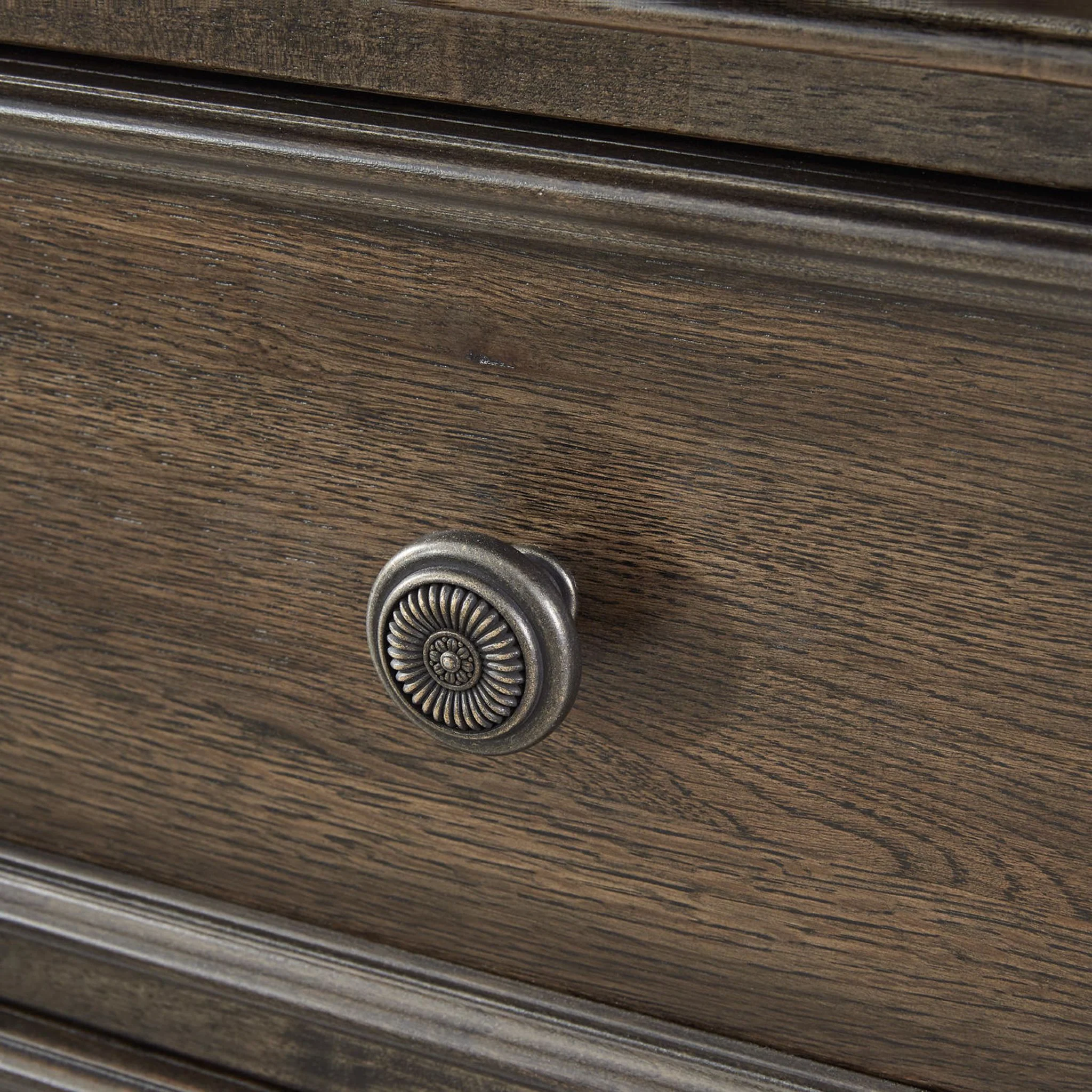 Veramond-Exclusive Dresser and Mirror - Image 9