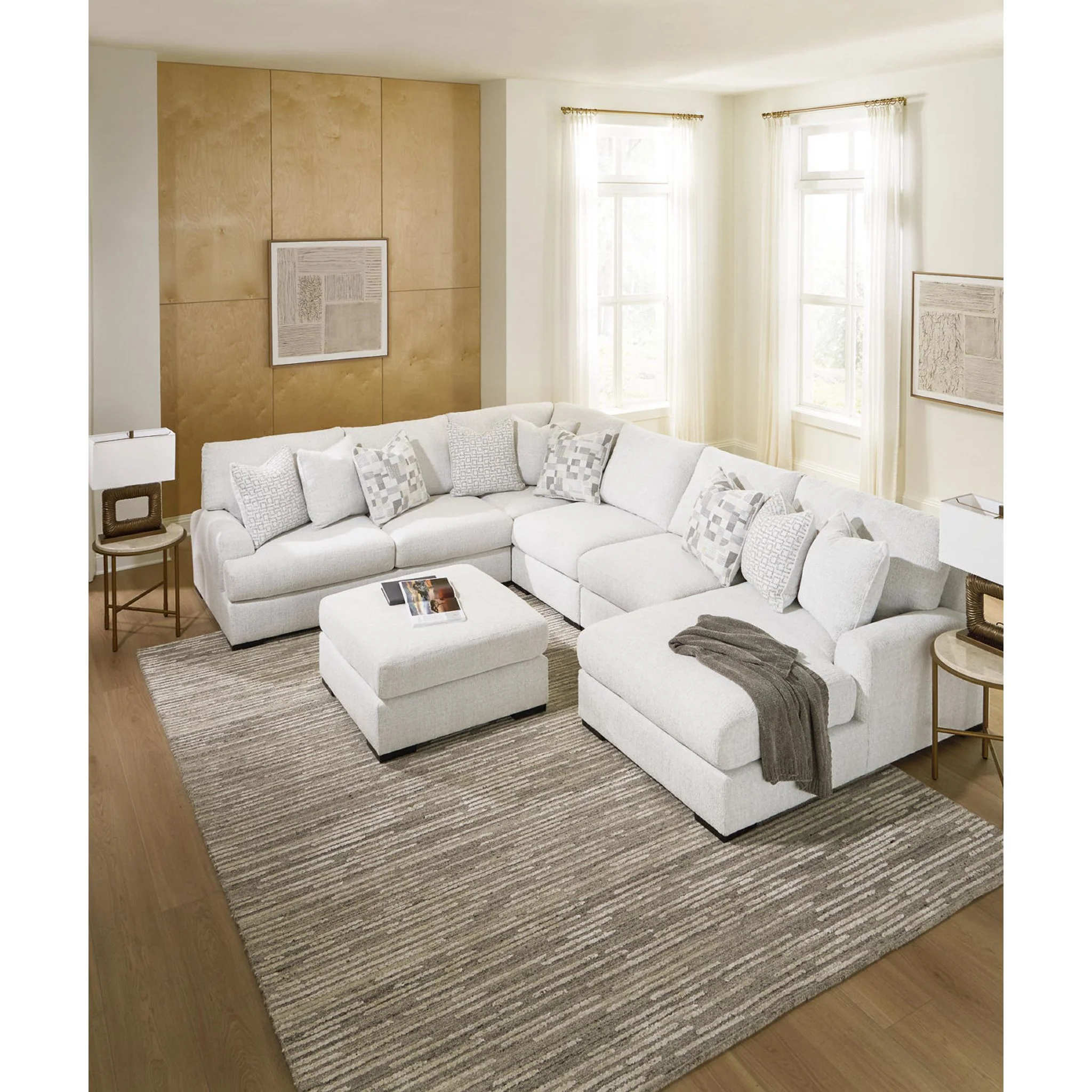 Wynncroft Manor 5 Piece Sectional with Chaise - Image 7