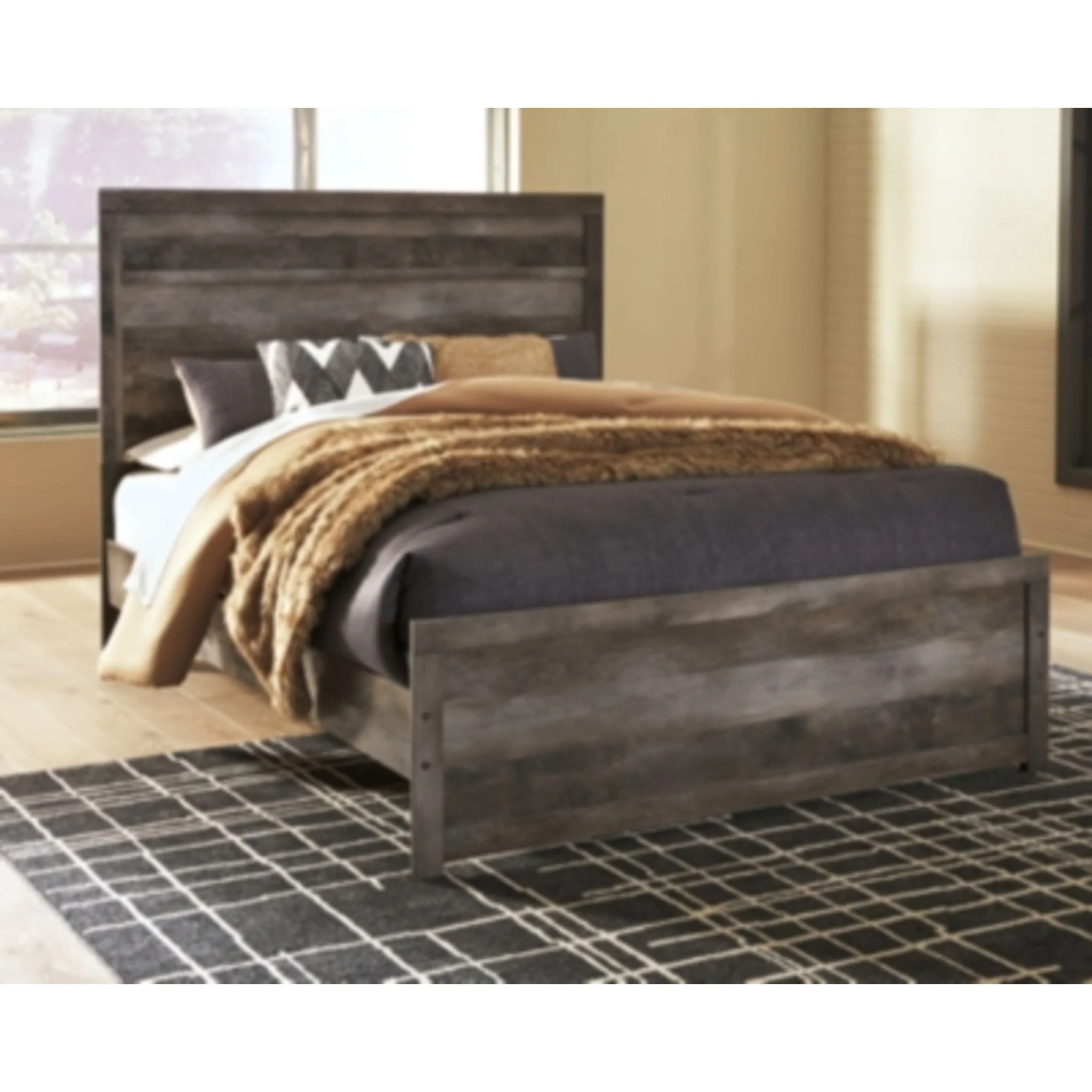 Wynnlow Panel Bed - Image 15
