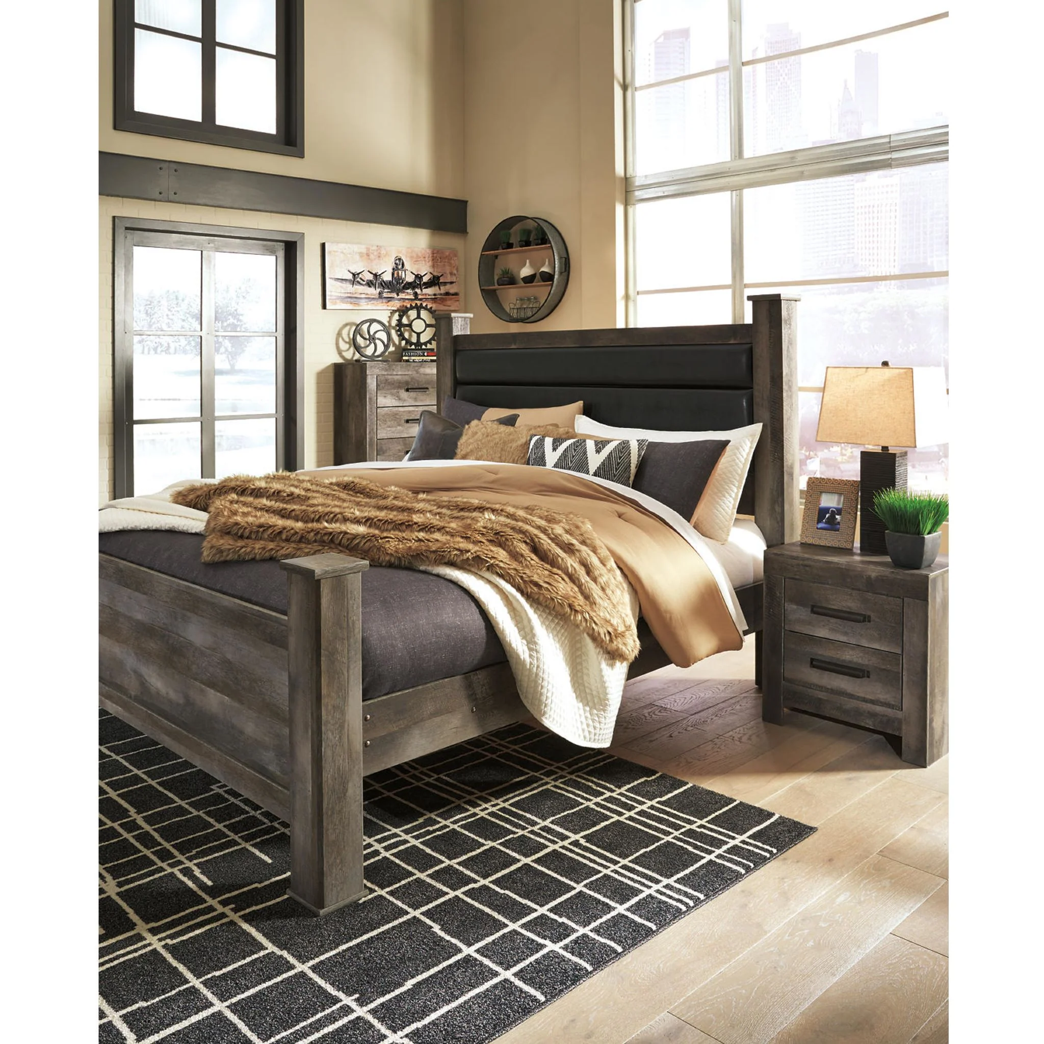 Wynnlow Panel Bed - Image 33