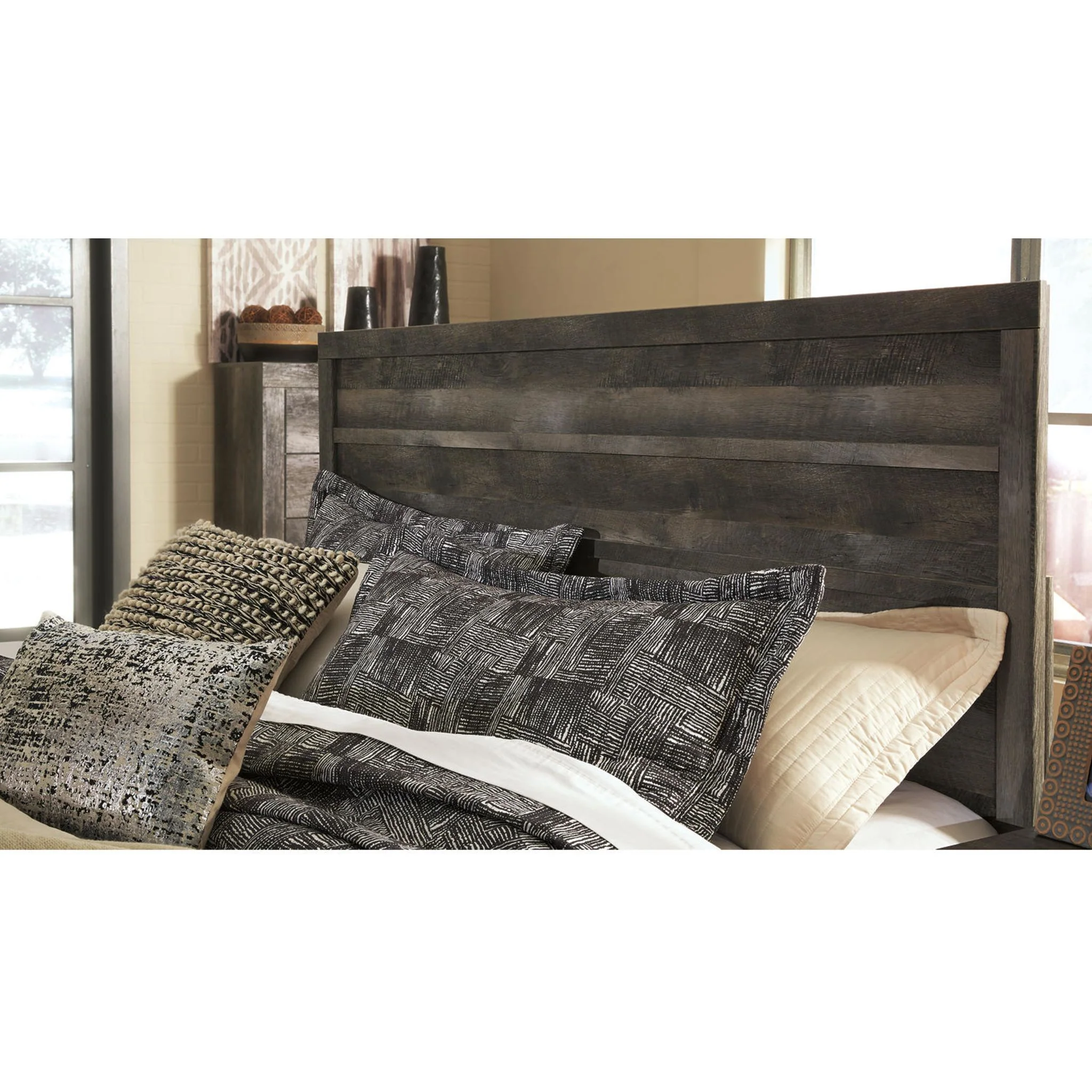 Wynnlow Platform Bed - Image 7